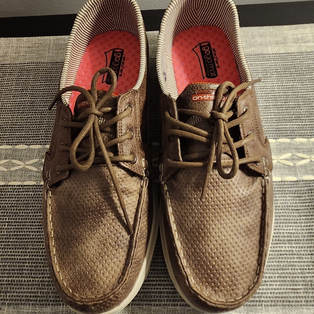 Skechers On-the-Go Brown Boat Shoes Womens 10 Goga Mat Resalyte Nautical Coastal